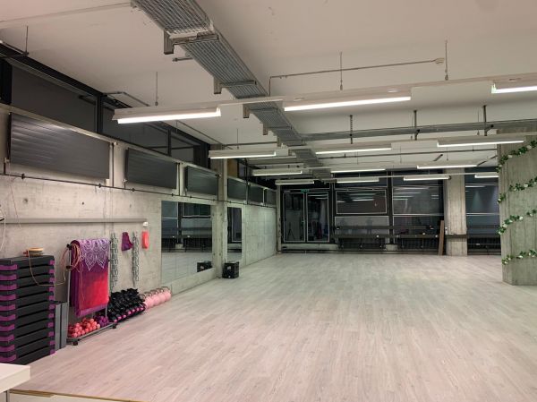 195m2 Trainingsraum, Fitness, Tanzsaal, Yoga und vieles mehr in Gretzenbach