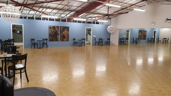 KULTURZENTRUM LUNA NEGRA ZUR UNTERMIETE in Bern