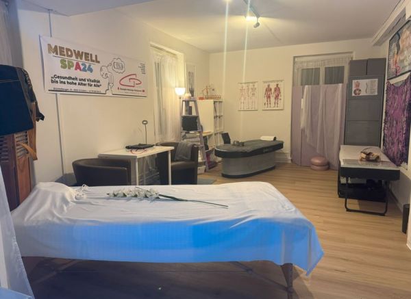 än Massageraum zur sofortigen Mitmiete in St.Gallen