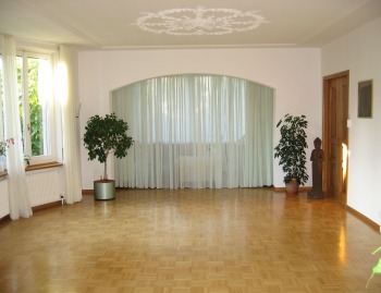 Heller Kursraum in Baar mit Atmosphäre in Baar