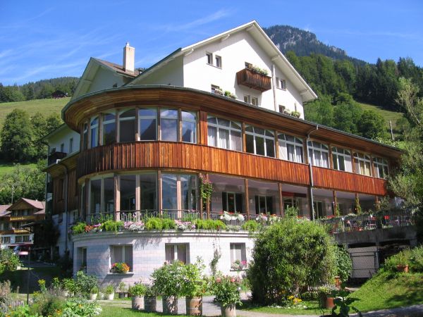 Schule für Körpertherapie, Kientalerhof in Kiental
