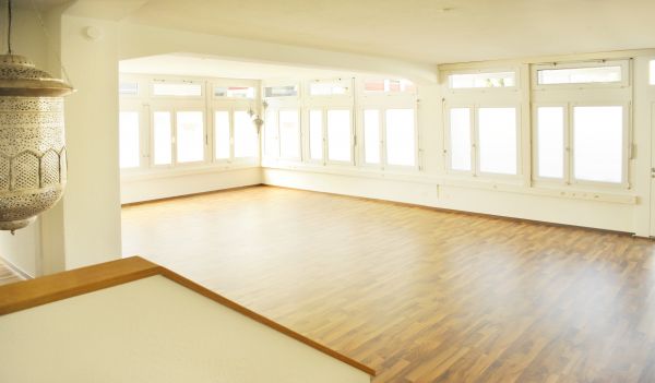suburb yoga Raum für Yoga. Klang & Meditaiton in Zürich Oerlikom