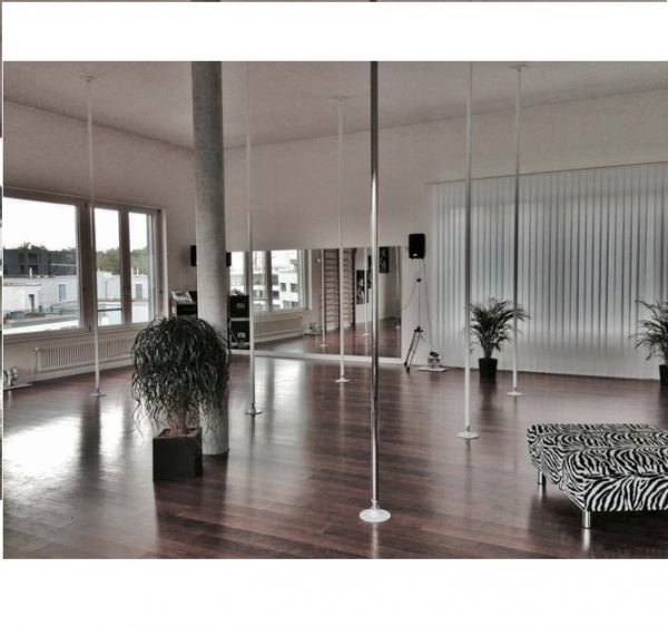 Tanzraum Bewegung Übung Therapie in Bern