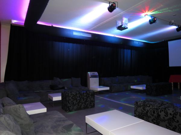 Grosser Lounge zur Vermietung in Zürich