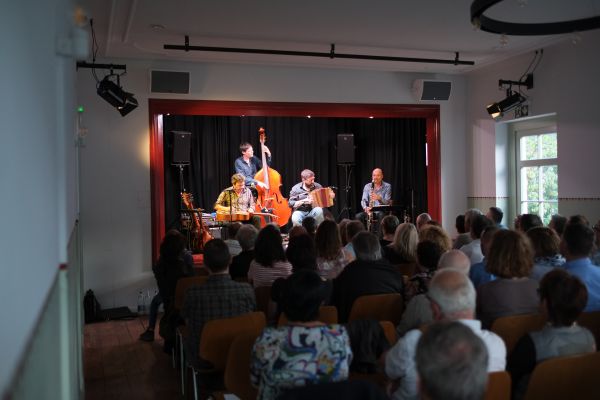 Saal Weisser Wind Freienwil in Freienwil
