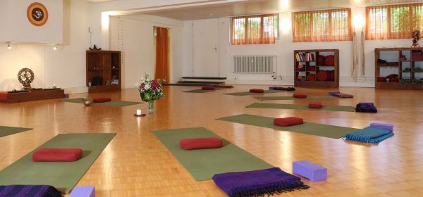 "Yoga erleben" - Raum für Yoga, ruhige Körperarbeit, Achtsamkeitskurse in Bern