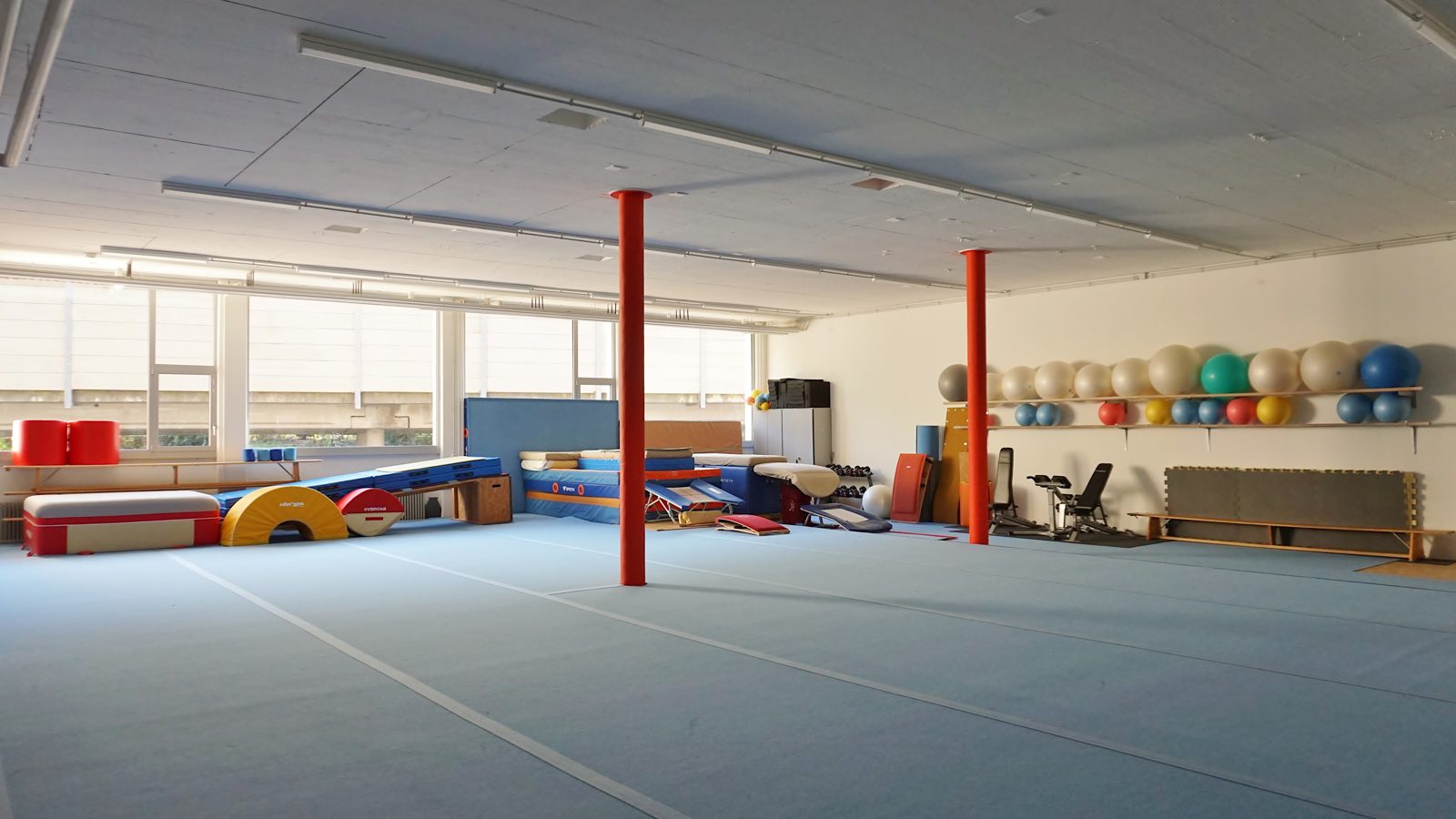 Trainingsraum / Turnraum / Turnhalle / Kursraum, weiteres Bild