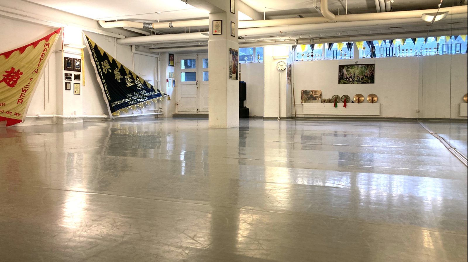 Trainingsraum für Yoga, Kampfsport, Klangtherapie etc., weiteres Bild