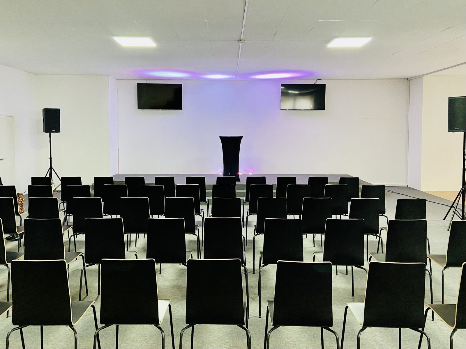 Showroom - meeting - church, weiteres Bild