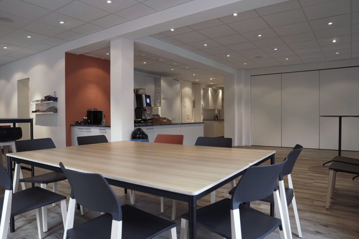 Sitzungszimmer / geräumige Cafeteria im EG Bahnhof Bern, weiteres Bild
