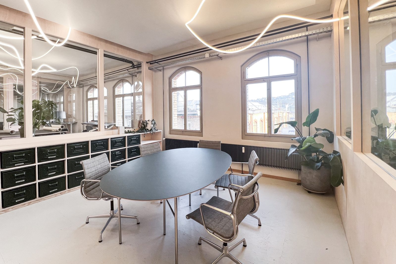 Meetingraum in Zürcher Designagentur, weiteres Bild