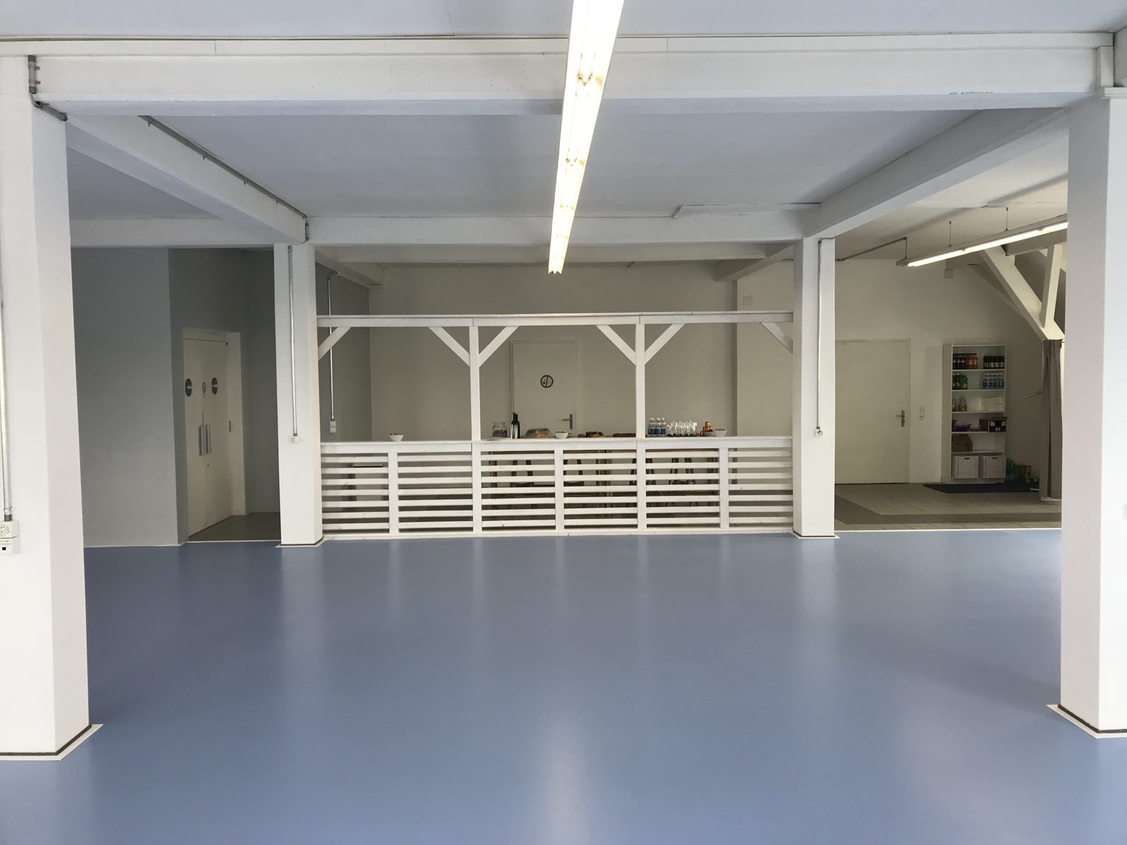 220m2 lichtdurchfluteter Trainingsraum, Dojo, Tanzraum mit Blick in die Natur zum vermieten, weiteres Bild
