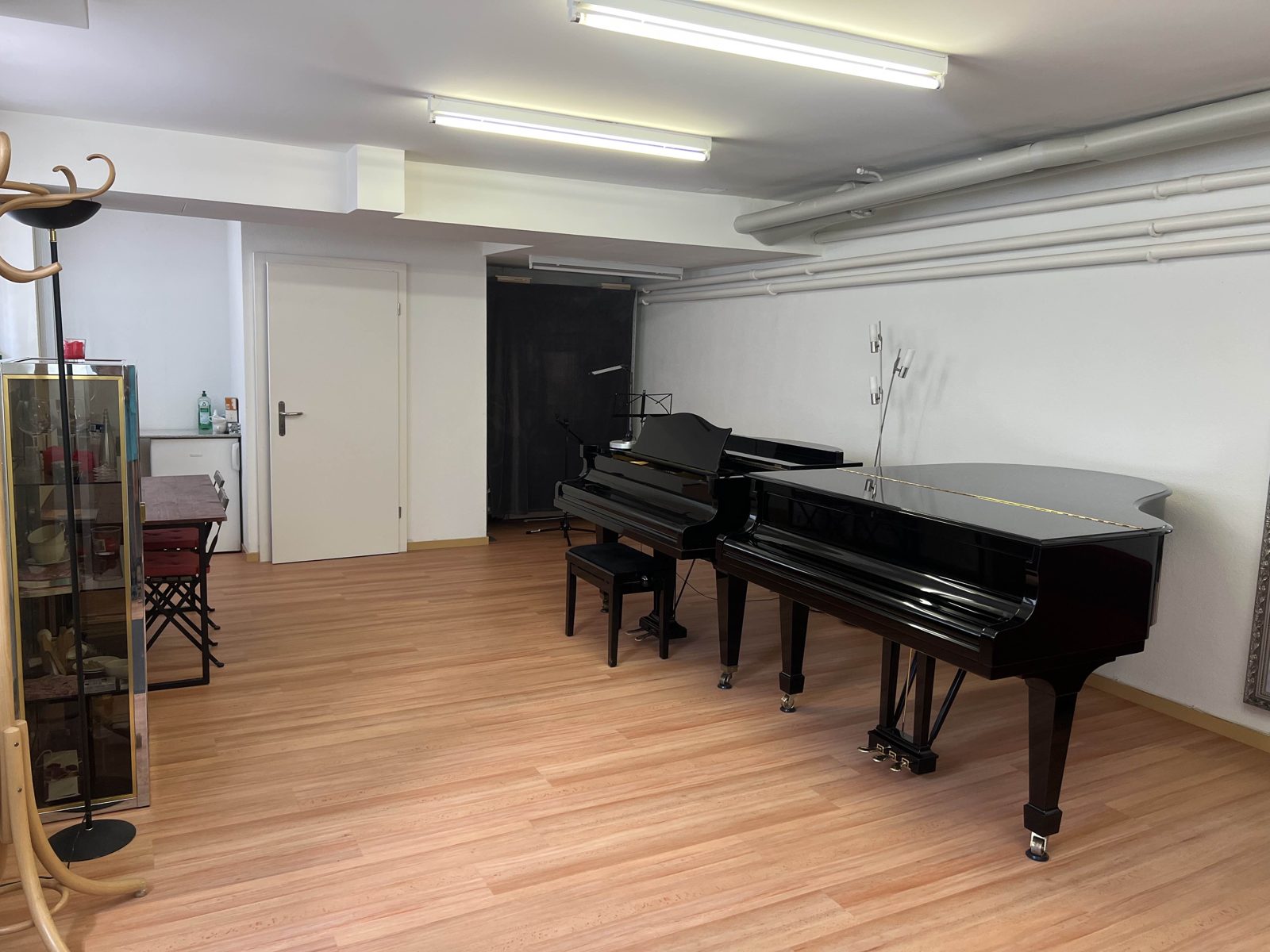 Heller Musikraum zum Üben/Unterrichten, weiteres Bild