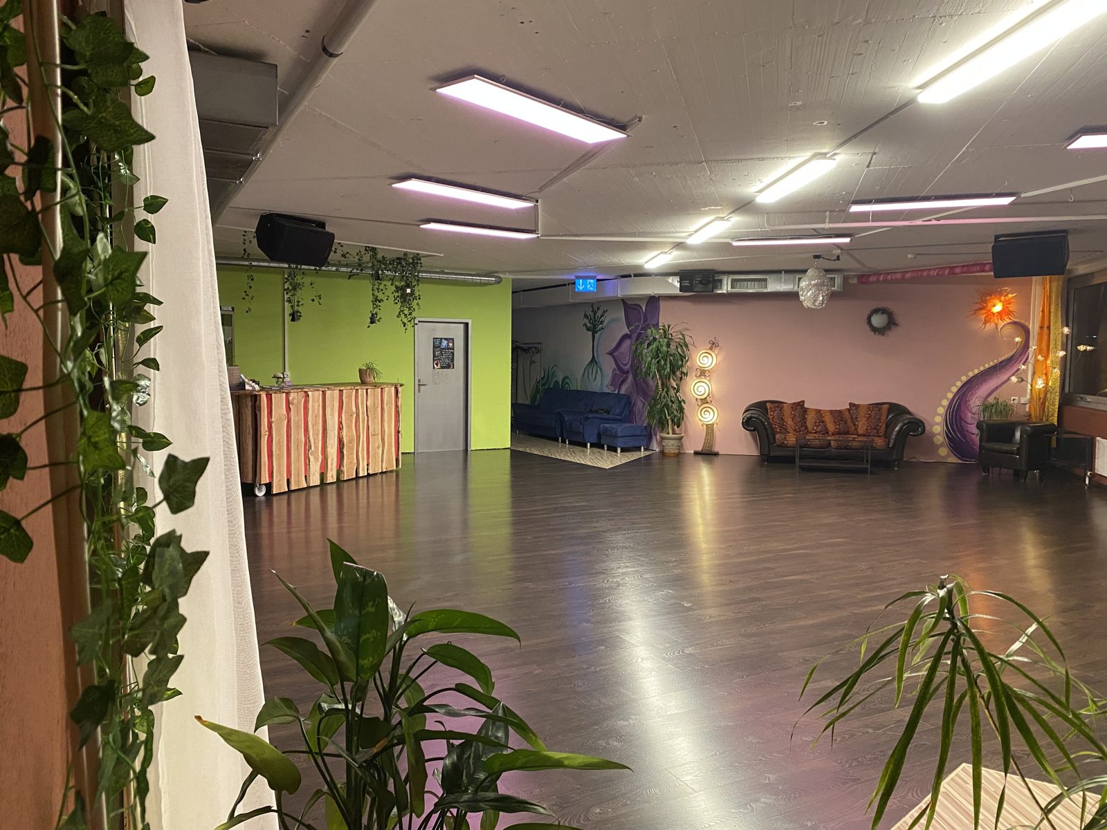 Party/Seminar/Bewegungsunterricht/Vortrag/Treffen etc., weiteres Bild