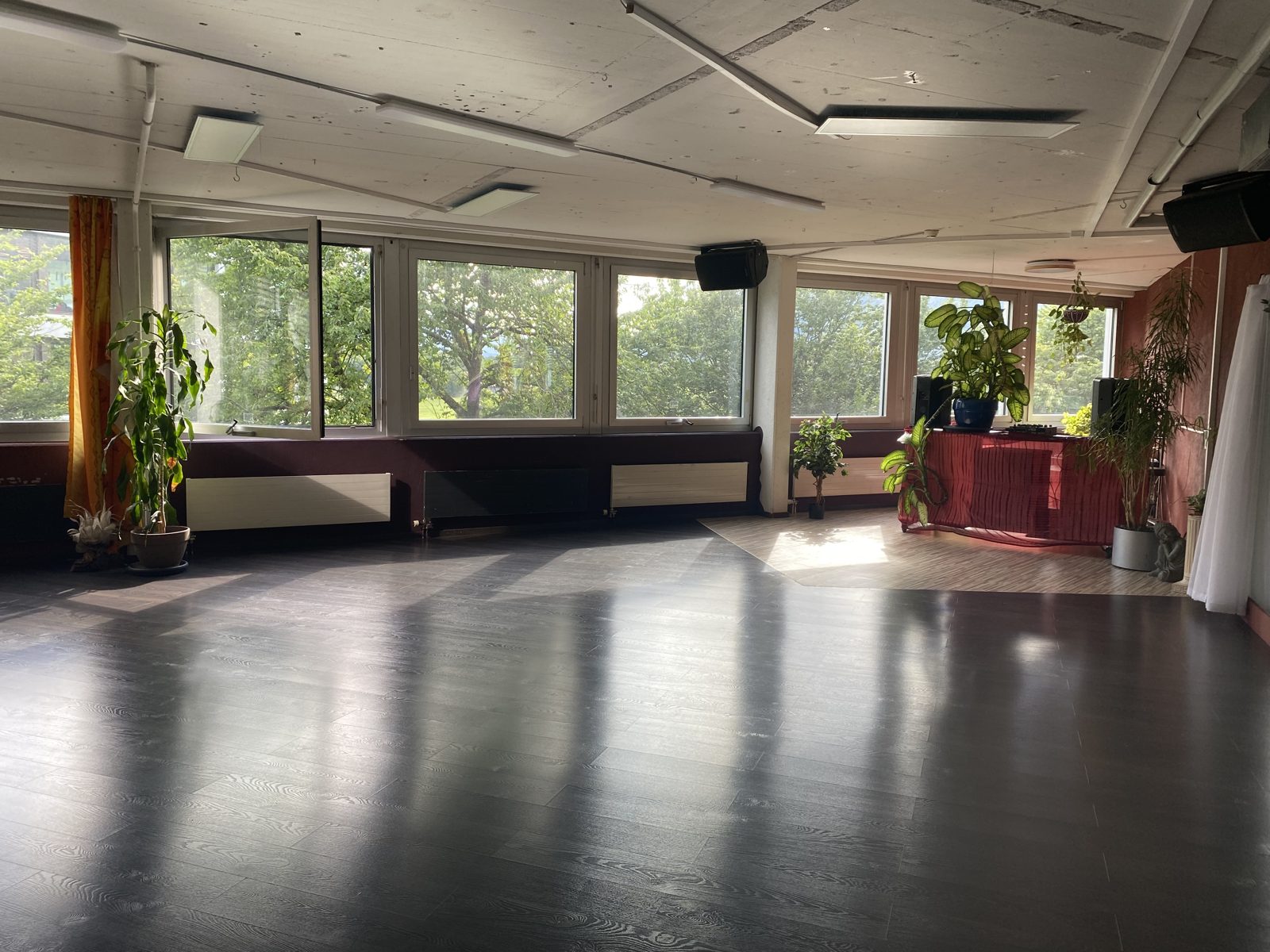 Party/Seminar/Bewegungsunterricht/Vortrag/Treffen etc., weiteres Bild