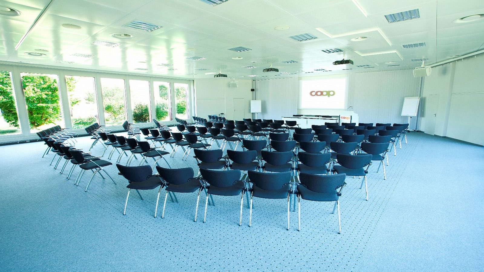 Coop Tagungszentrum, Aula, weiteres Bild