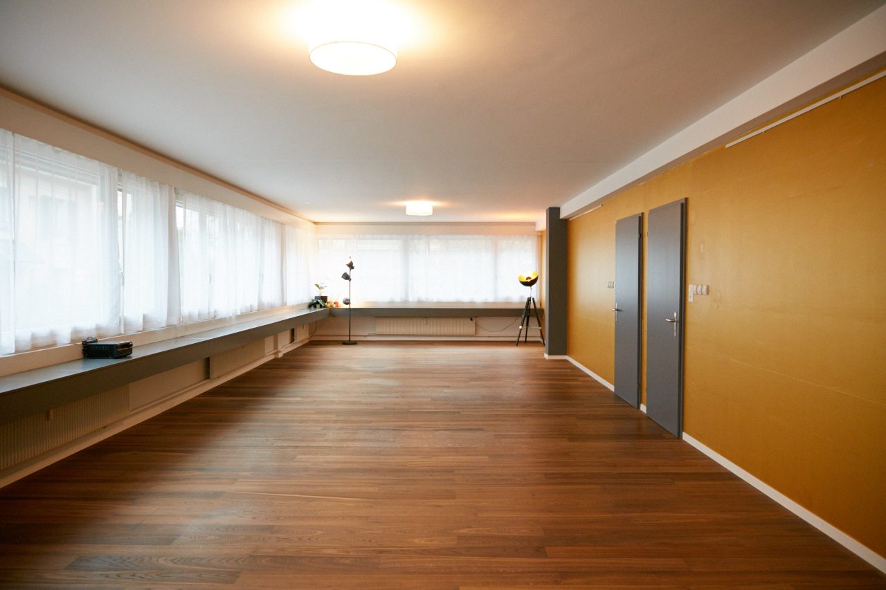 Kursraum- und Bewegungsraum in Gemeinschaftspraxis/Kurszentrum, weiteres Bild