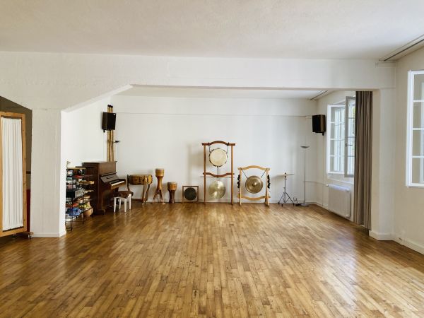 Gruppenraum, Bewegung Musik Yoga