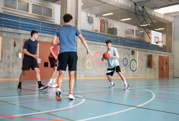 SPORTRAUM, TURNHALLE, TANZRAUM, BEWEGUNGSRÄUME